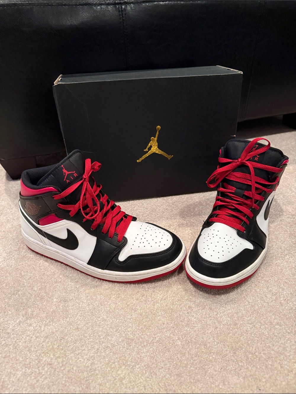 Nike High-Top Air Jordan 1 Mid Sneakers - Black / White / Red